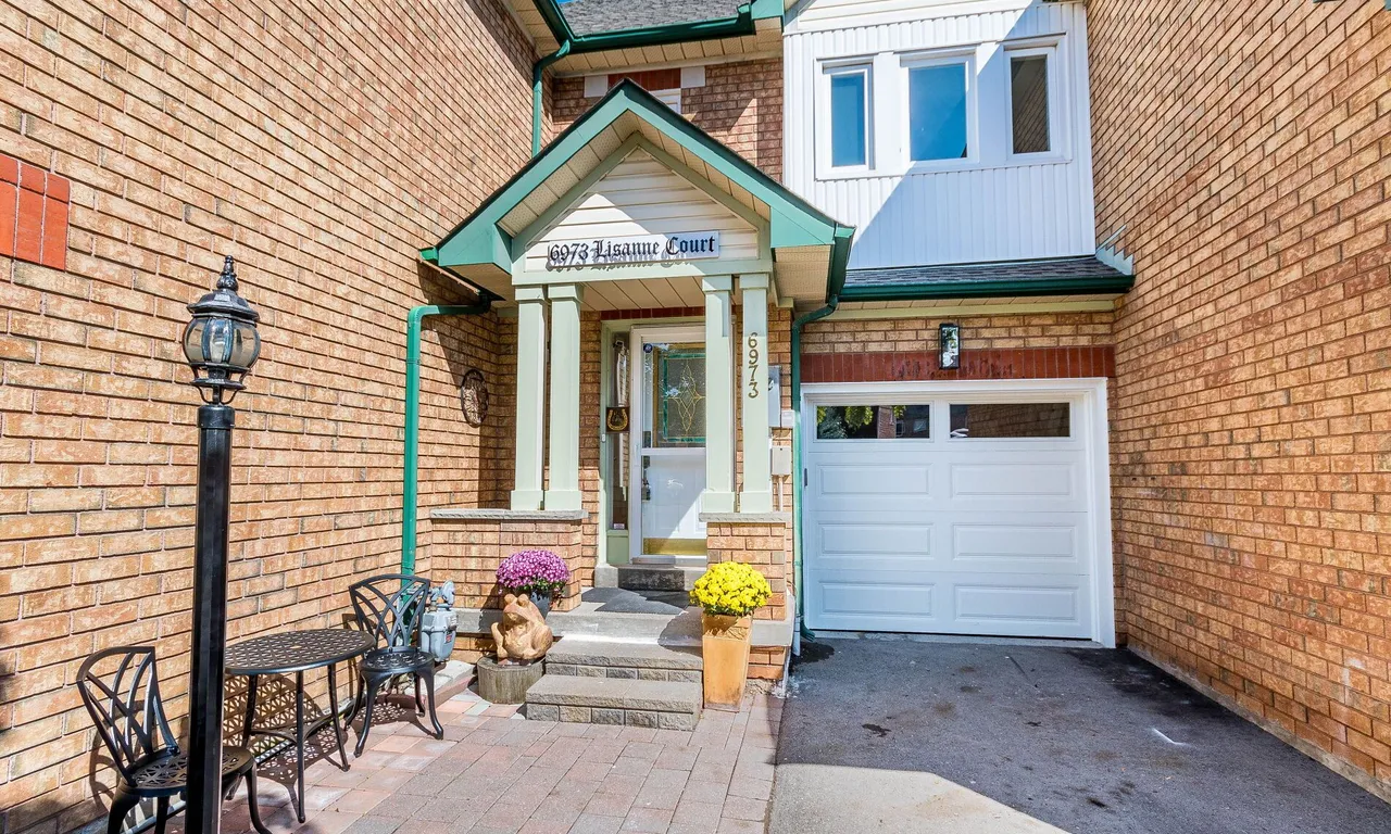 6973 Lisanne Crt, Mississauga, ON L5N 6Z7