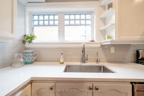 9 York St, Orangeville, ON L9W 1L7