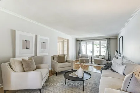 120 Neilson Dr, Toronto, ON M9C 1W2