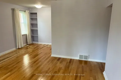 196 Queen St, Mississauga, ON L5H 1L6