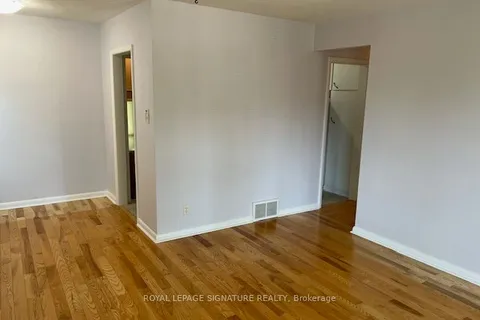 196 Queen St, Mississauga, ON L5H 1L6