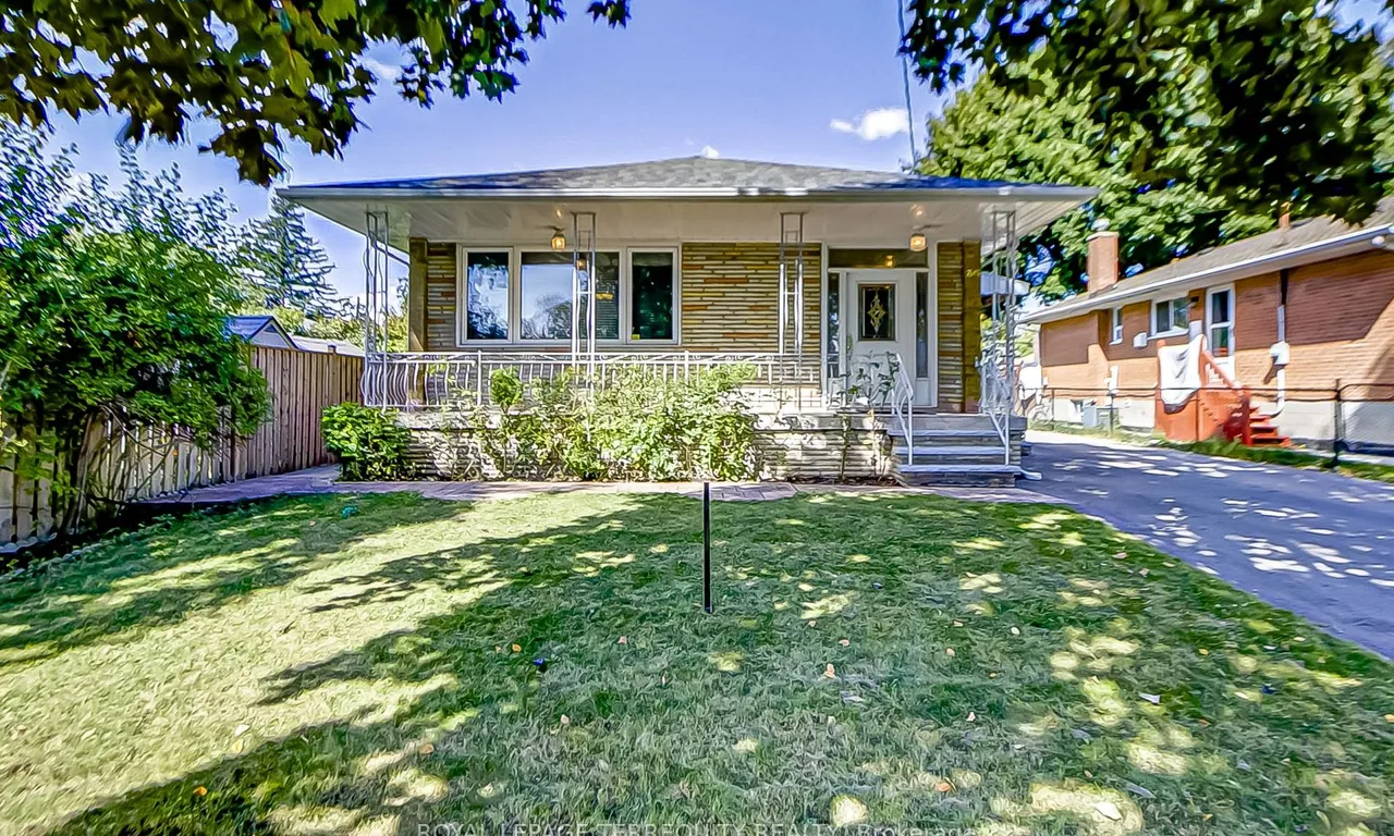 36 Ludgate Dr, Toronto, ON M9W 2Y3