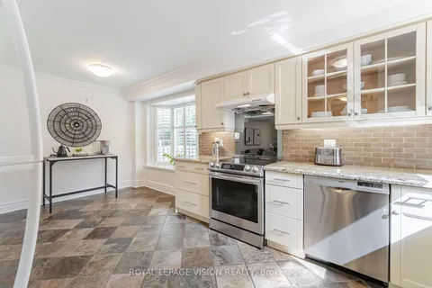 1341 Everall Rd, Mississauga, ON L5J 3L6