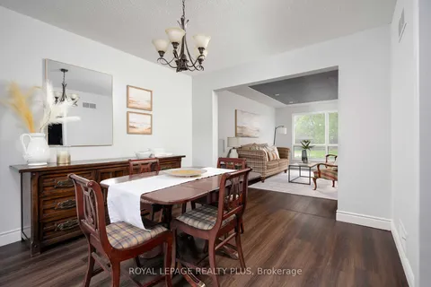 1209 Melton Dr, Mississauga, ON L4Y 4B1