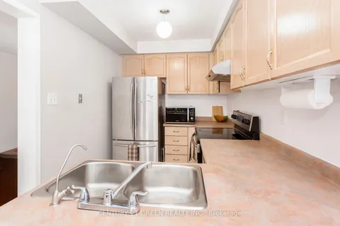 3875 Allcroft Rd, Mississauga, ON L5N 7E3