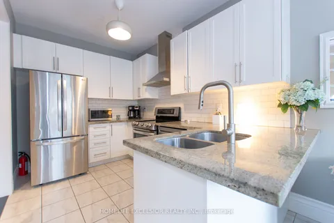 393 Savoline Blvd, Milton, ON L9T 7Y2