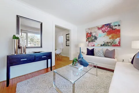 41 A Algoma St, Toronto, ON M8Y 1C4