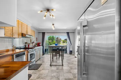 19 Terryellen Cres, Toronto, ON M9C 1H6