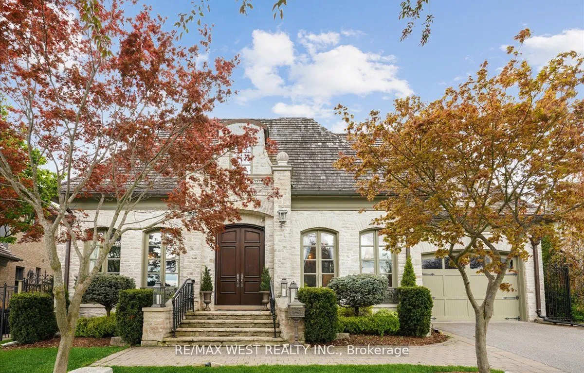 56 Ravenscrest Dr, Toronto, ON M9B 5M7