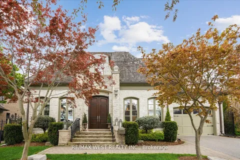 56 Ravenscrest Dr, Toronto, ON M9B 5M7