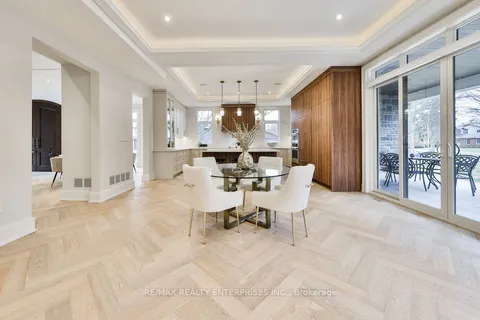 1112 Fair Birch Dr, Mississauga, ON L5H 1M3