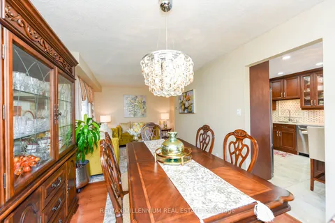 7 Muskoka St, Brampton, ON L6Z 3W3
