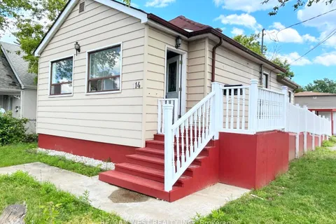 114 King St, Mississauga, ON M9W 1N7