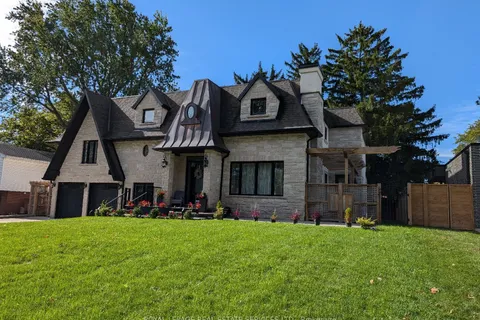 375 Arden Cres, Burlington, ON L7L 2A7