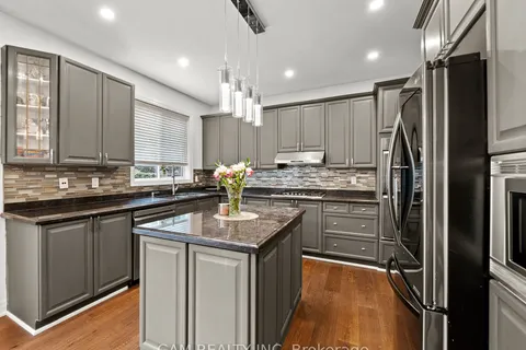 855 CHAMBERS Pl, Milton, ON L9T 6A5