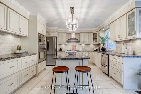 1246 Saginaw Cres, Mississauga, ON L5H 3W6