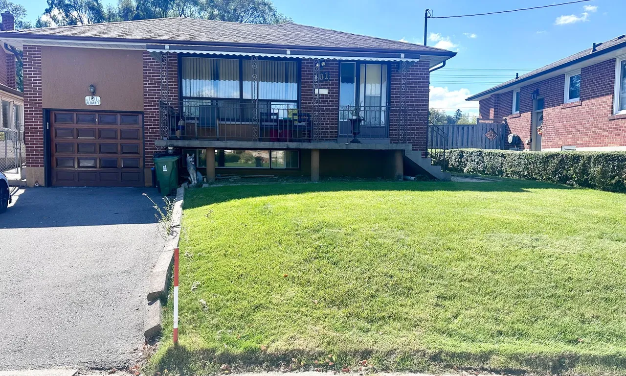 101 Alhart Dr, Toronto, ON M9V 2N6