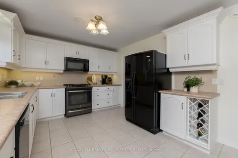 31 Dawkins Cres, Halton Hills, ON L7J 2Z5
