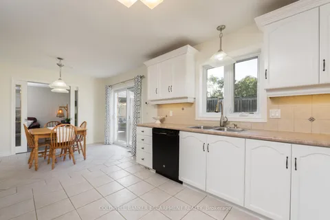31 Dawkins Cres, Halton Hills, ON L7J 2Z5