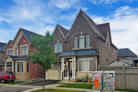 20 Blackstone River Dr, Brampton, ON L6R 3V5