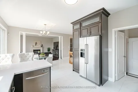 111 Bayridge Dr, Brampton, ON L6P 2N7