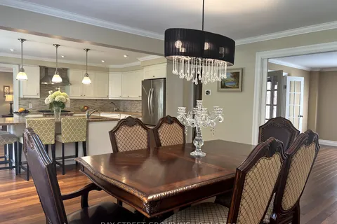 1744 Delderfield Cres, Mississauga, ON L5M 3H3