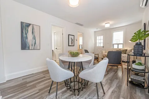 1098 Eastmount Ave, Mississauga, ON L5E 1Z4