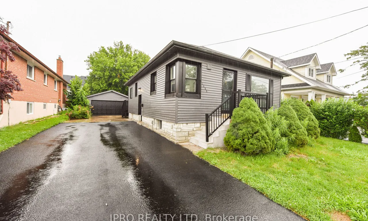 1259 Ogden Ave, Mississauga, ON L5E 2H5