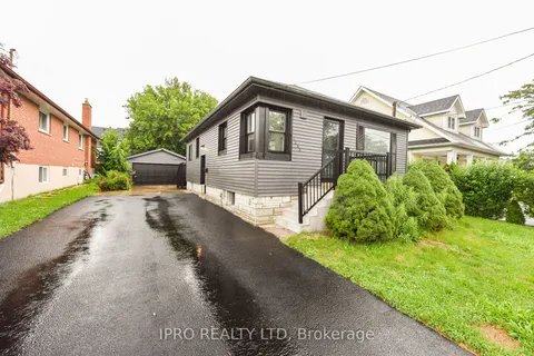 1259 Ogden Ave, Mississauga, ON L5E 2H5