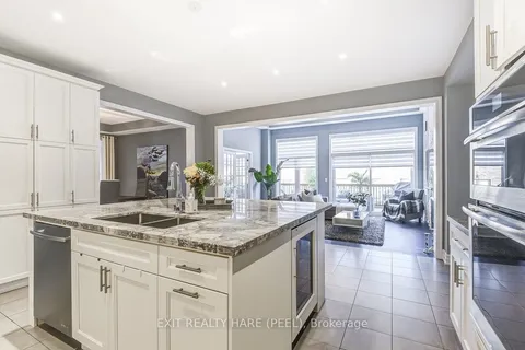 130 Rising Hill Rdge, Brampton, ON L6Y 6B2