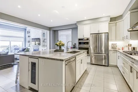130 Rising Hill Rdge, Brampton, ON L6Y 6B2