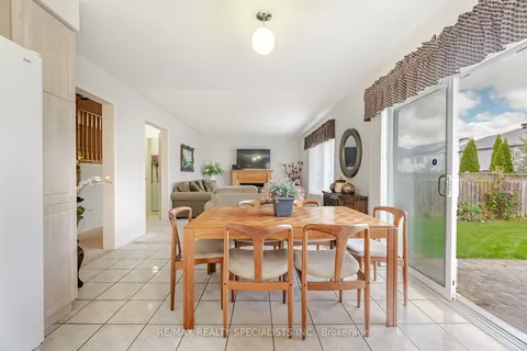 1023 Vickerman Way, Milton, ON L9T 0B9