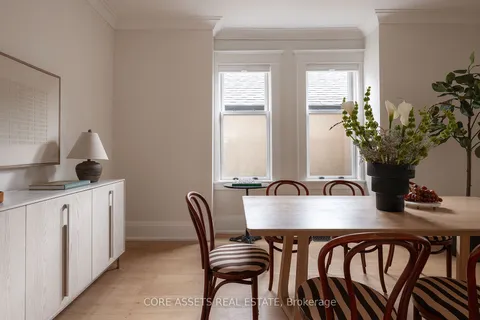 24 Robert St, Toronto, ON M9N 2J5