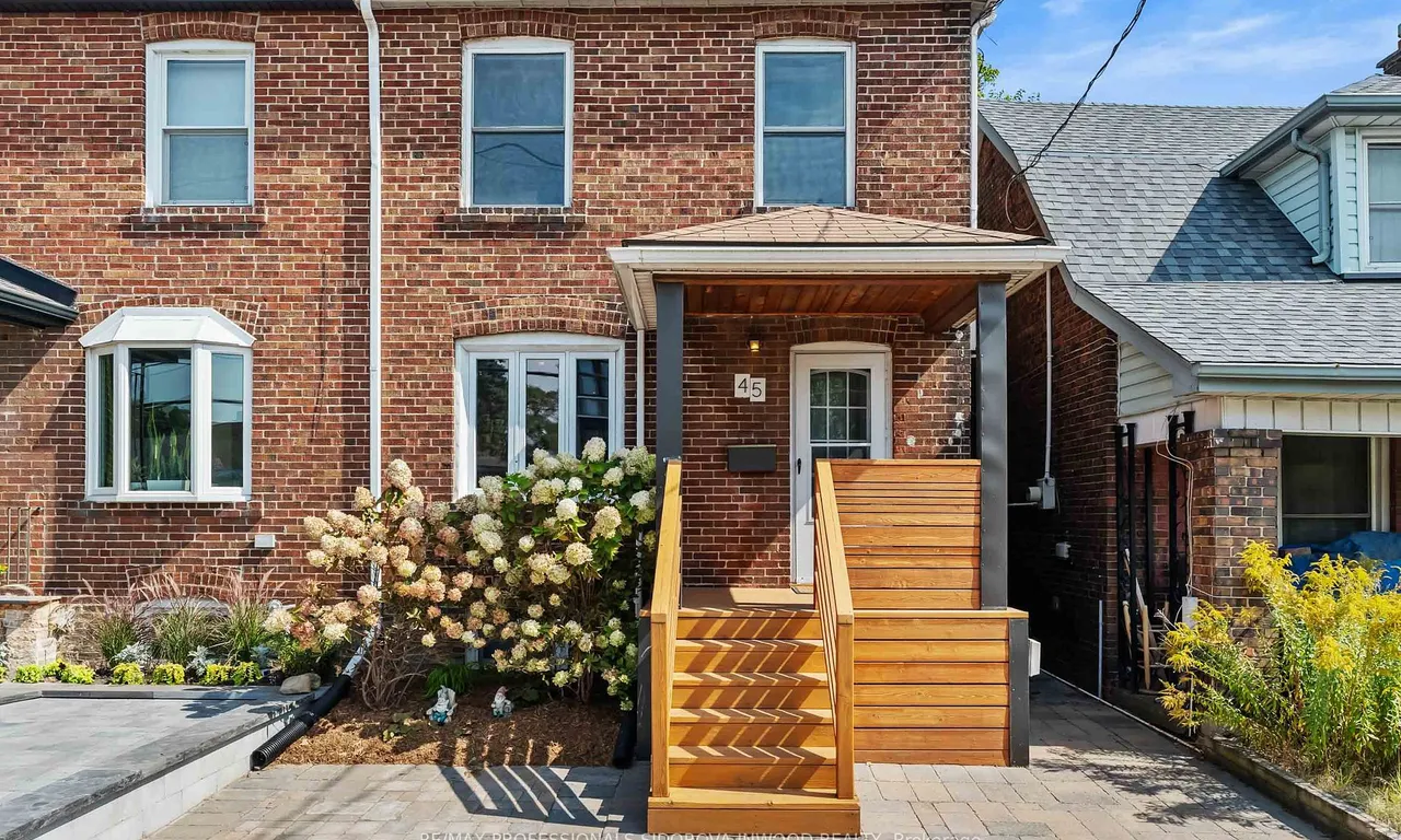 45 Stephen Dr, Toronto, ON M8Y 3M8