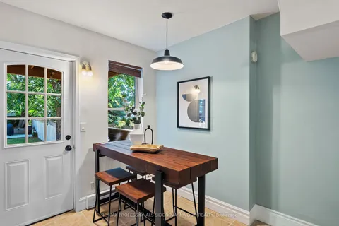 45 Stephen Dr, Toronto, ON M8Y 3M8