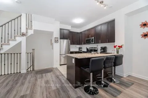 165 Hampshire Way, Milton, ON L9T 6B9