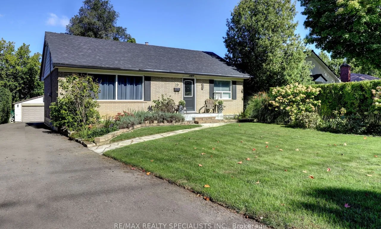 19 Arch Rd, Mississauga, ON L5M 1M4