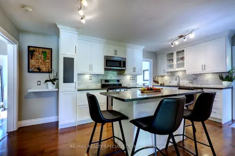 19 Arch Rd, Mississauga, ON L5M 1M4