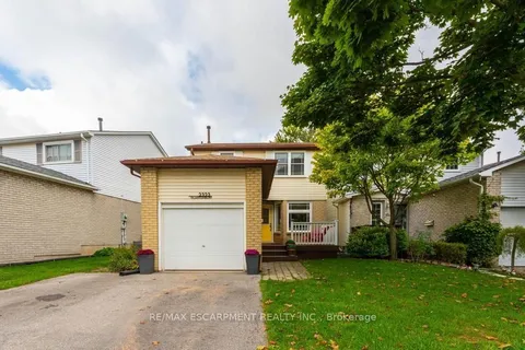 2323 Glastonbury Rd, Burlington, ON L7P 4L7
