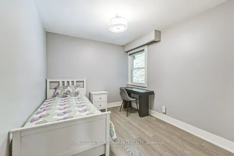 3 Laurelwood Cres, Toronto, ON M9P 1L4