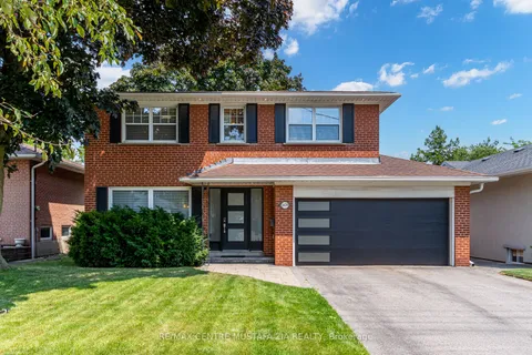 1629 Ogden Ave, Mississauga, ON L5E 2J2