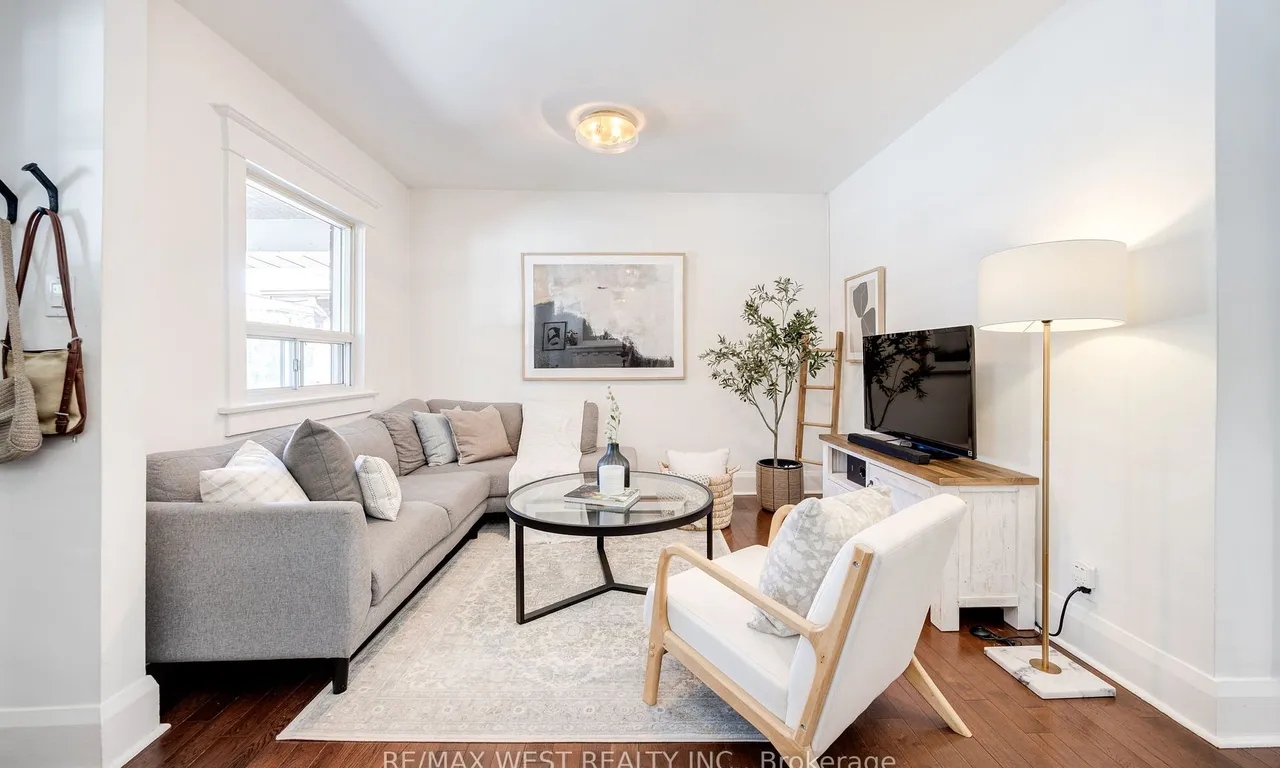 29 Twenty Second St, Toronto, ON M8V 3M2