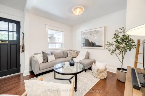 29 Twenty Second St, Toronto, ON M8V 3M2