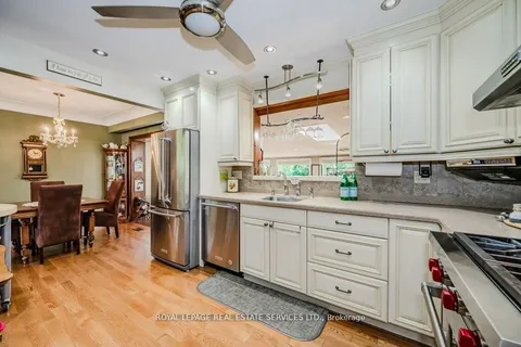 2299 Fassel Ave, Burlington, ON L7R 3P4
