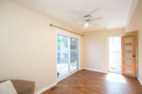1431 Lewisham Dr, Mississauga, ON L5J 3R2