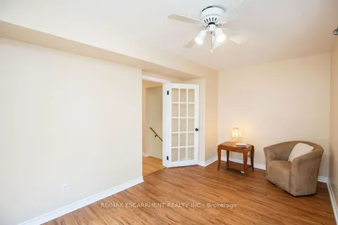 1431 Lewisham Dr, Mississauga, ON L5J 3R2