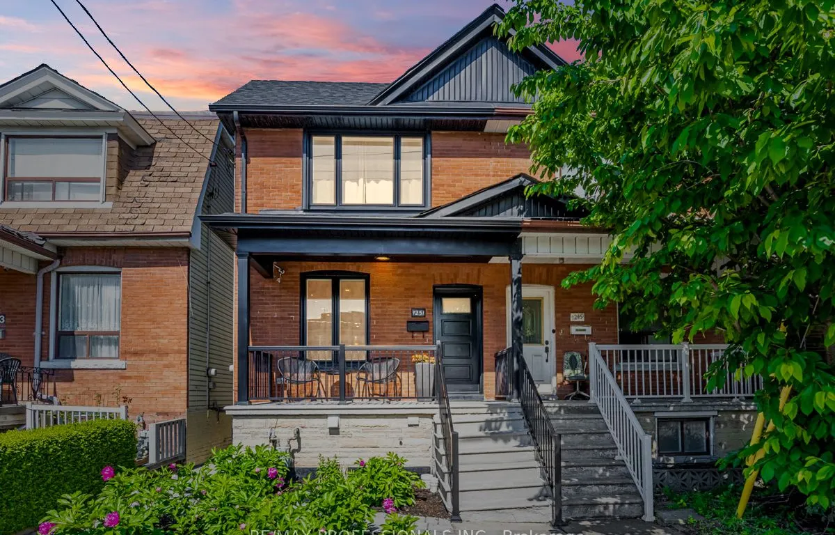 1251 Dufferin St, Toronto, ON M6H 4C2
