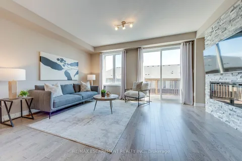 386 Belcourt Common, Oakville, ON L6H 0R1