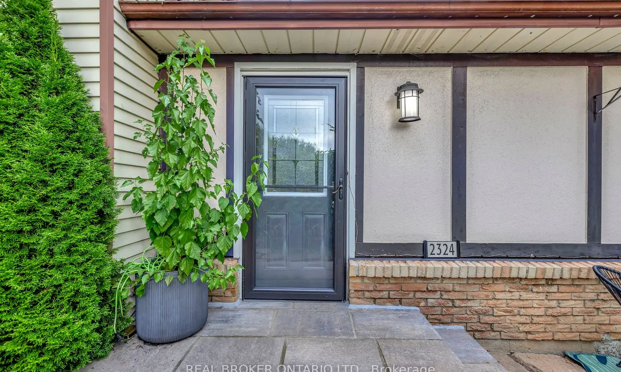 2324 Coldstream Dr, Burlington, ON L7P 3T3