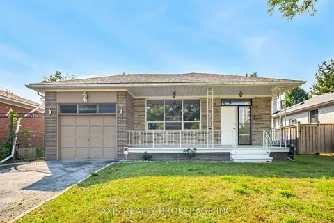 55 Ladbrooke Rd, Toronto, ON M9R 2B1